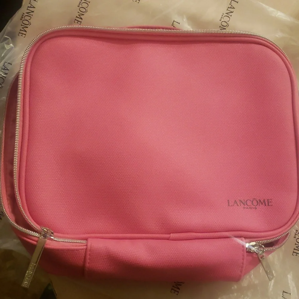 Lancome Skincare Set with Pink Bag NWOT - Picture 3 of 4